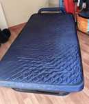 Cama de abrir. Usada 1 vez. E da JOM custa 200