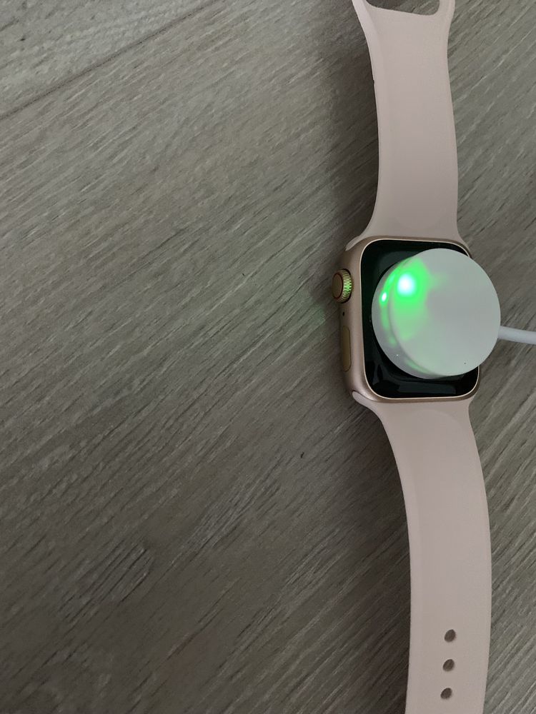 Новий!Годинник Apple Watch