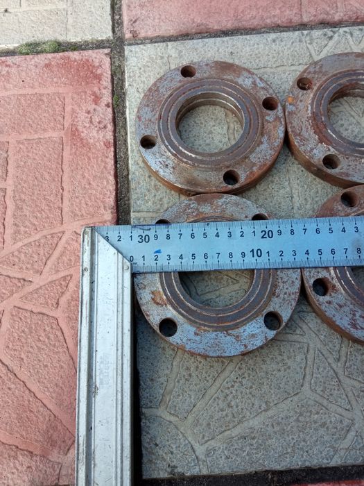 Продам металеві фланці для з'єднання труб