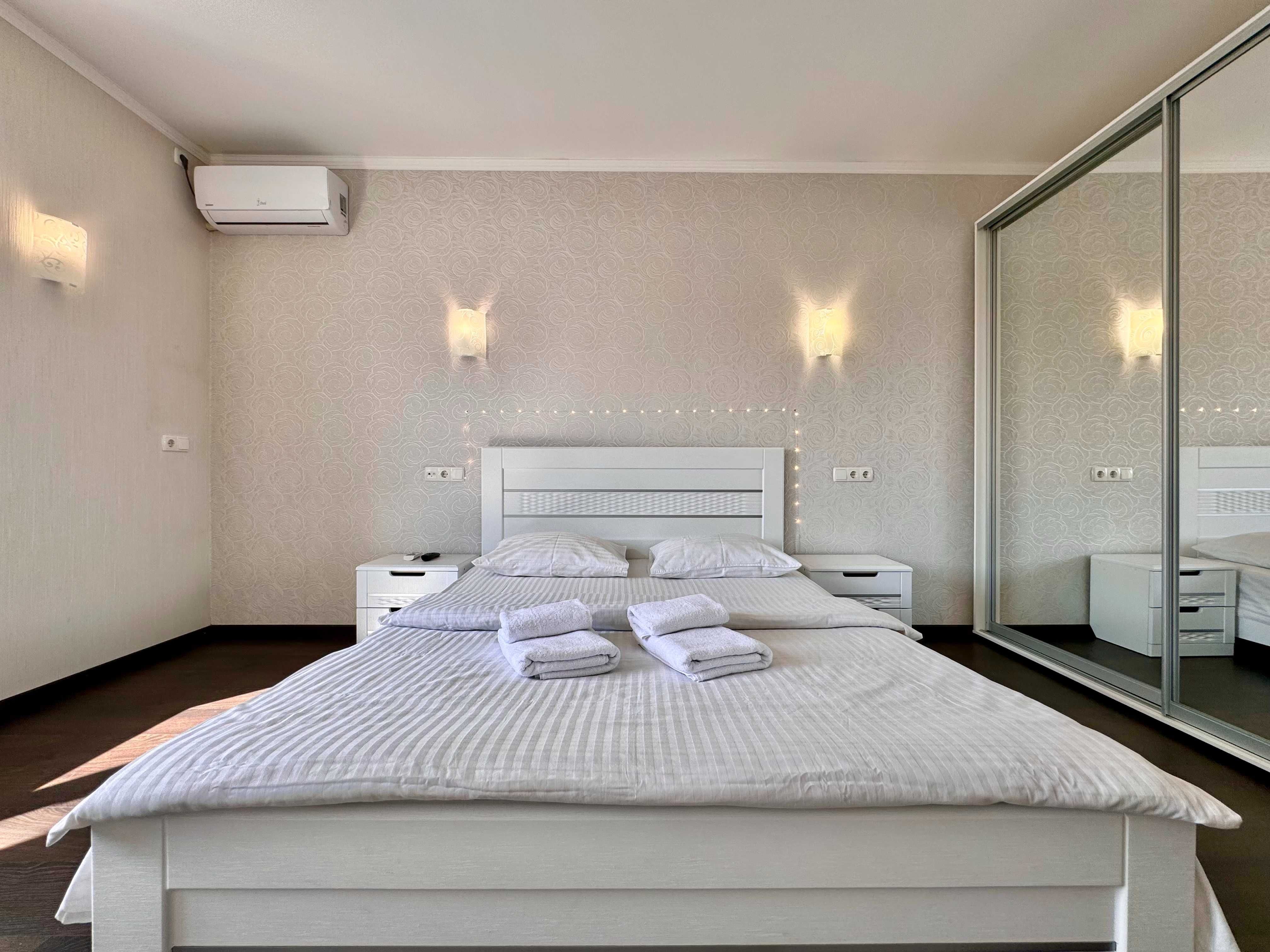 ApartPoltavaСВІТЛІ апарт.80м2 ,ОКРЕМІ кімн, НОВОБУДОВА.Центр.ЧЕК банк.