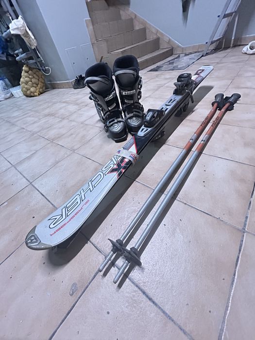 Sprzedam Narty Fisher z kijkami i butami