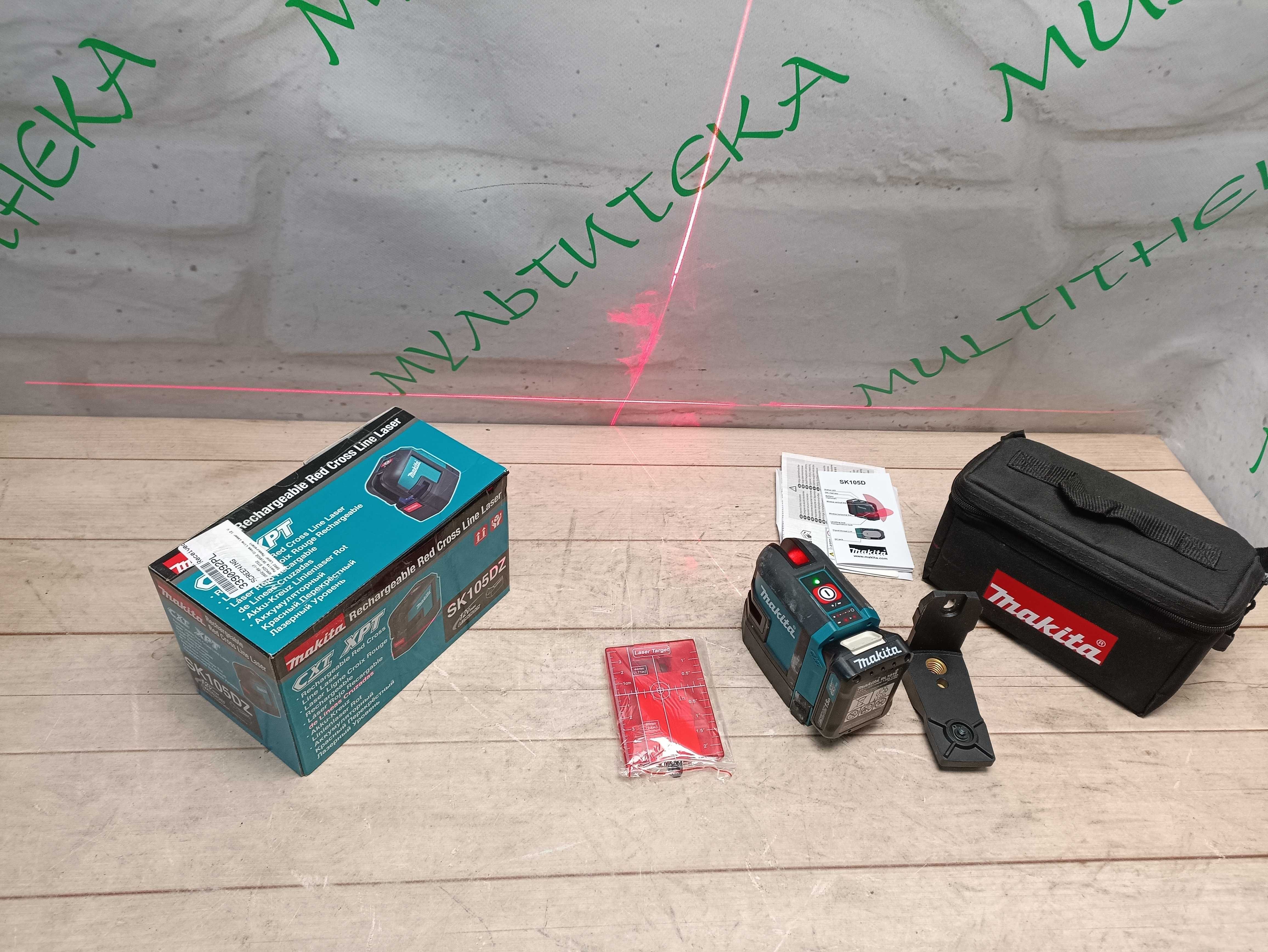 Makita SK105DZ лазерний лінійний нівелір, акумуляторний, 10,8В, CXT