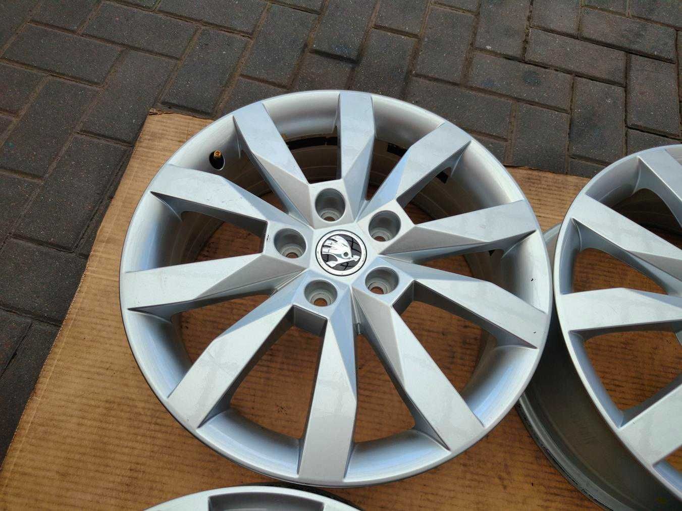 5x112 Alufelgi R17 SKODA Octavia II III IV Superb Golf Caddy ET48 6j