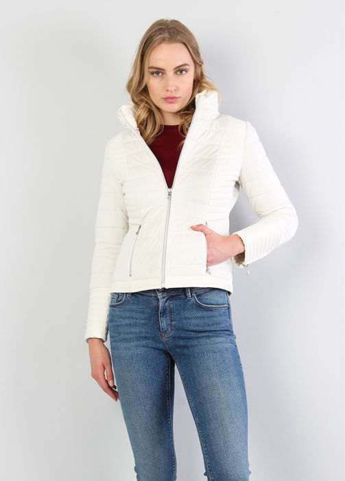 Стильна жіноча куртка S