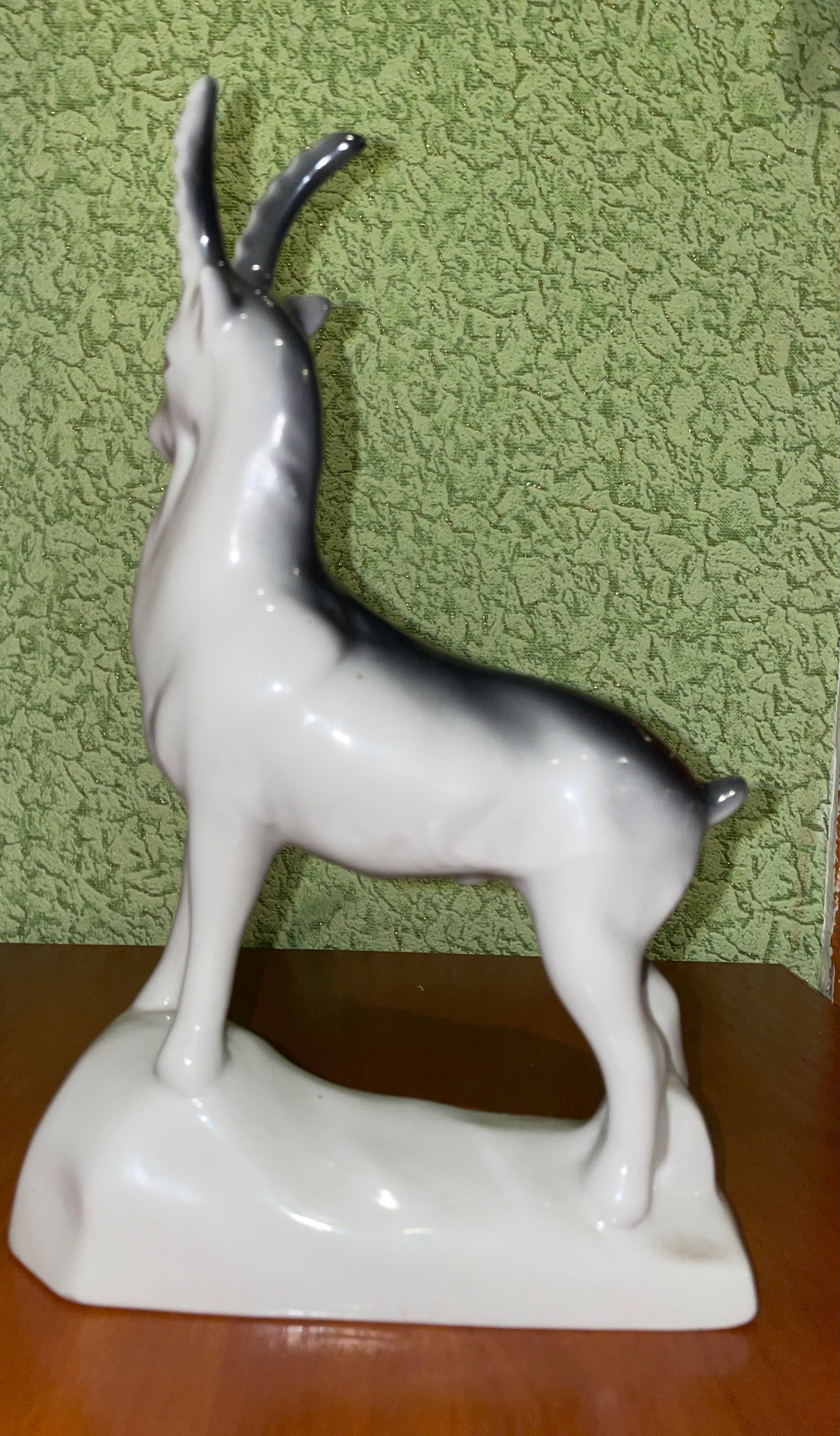 Фарфорова статуетка «Горна коза»