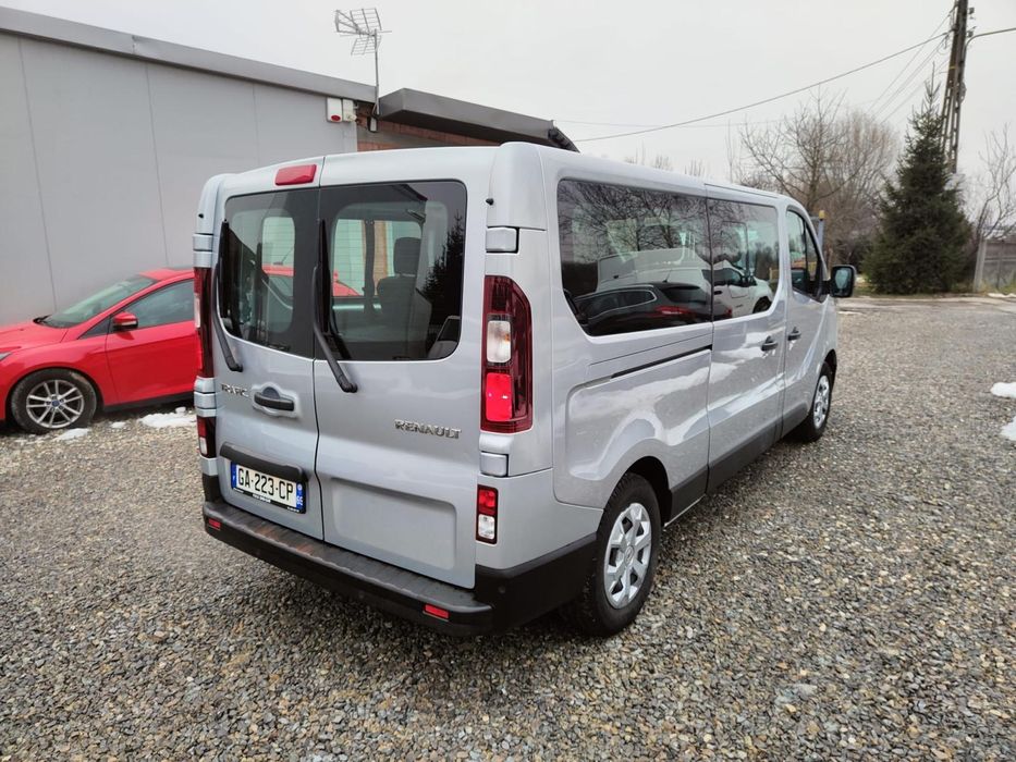 BUS 9 OSOBOWY 199 złotych Wynajem, wypożyczenie Renault Trafic