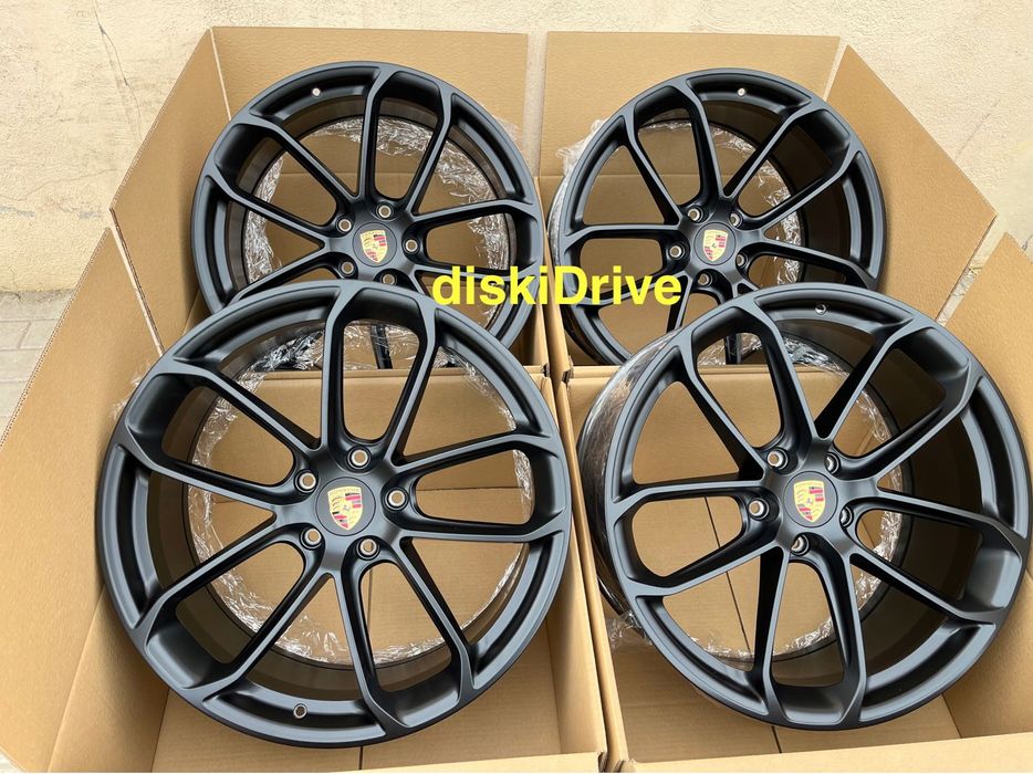 Черные диски R20 21 22 на Porsche Cayenne New / Coupe Panamera Macan