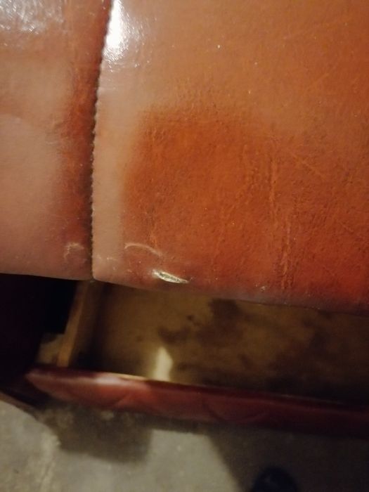 Tapczan używany w dobrym Stanke