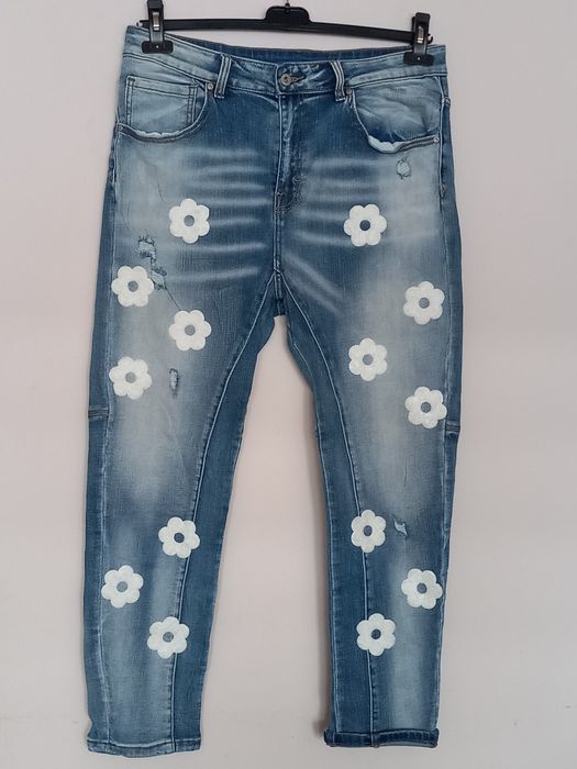 Dżinsy damskie Flowers z przetarciami Nowe bez metki