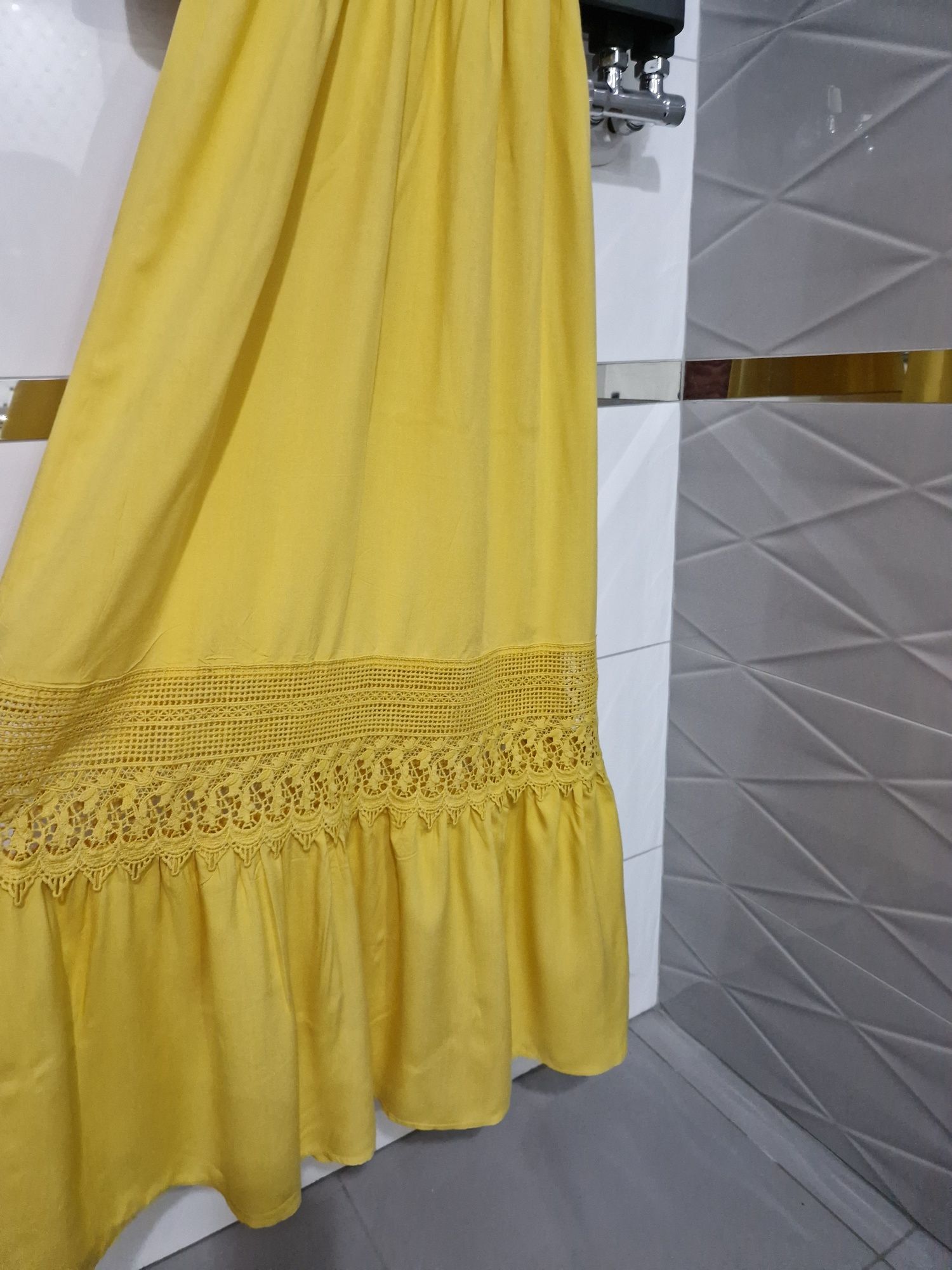 Nowa letnia sukienka maxi z koronką, rozkloszowana L/XL