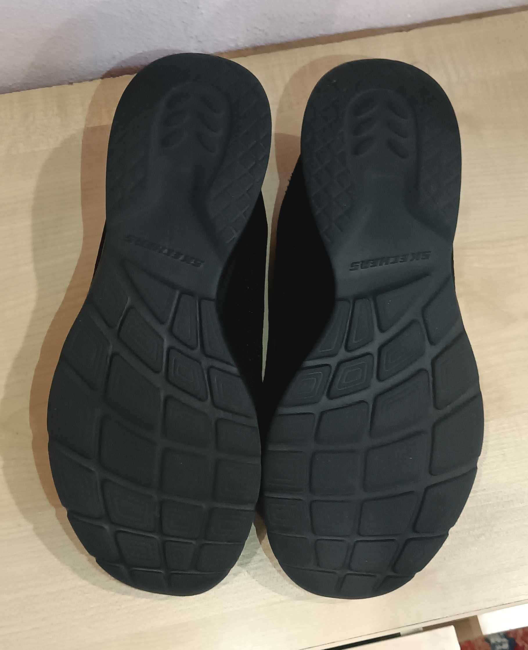 Skechers 39 розмір (устілка 26)