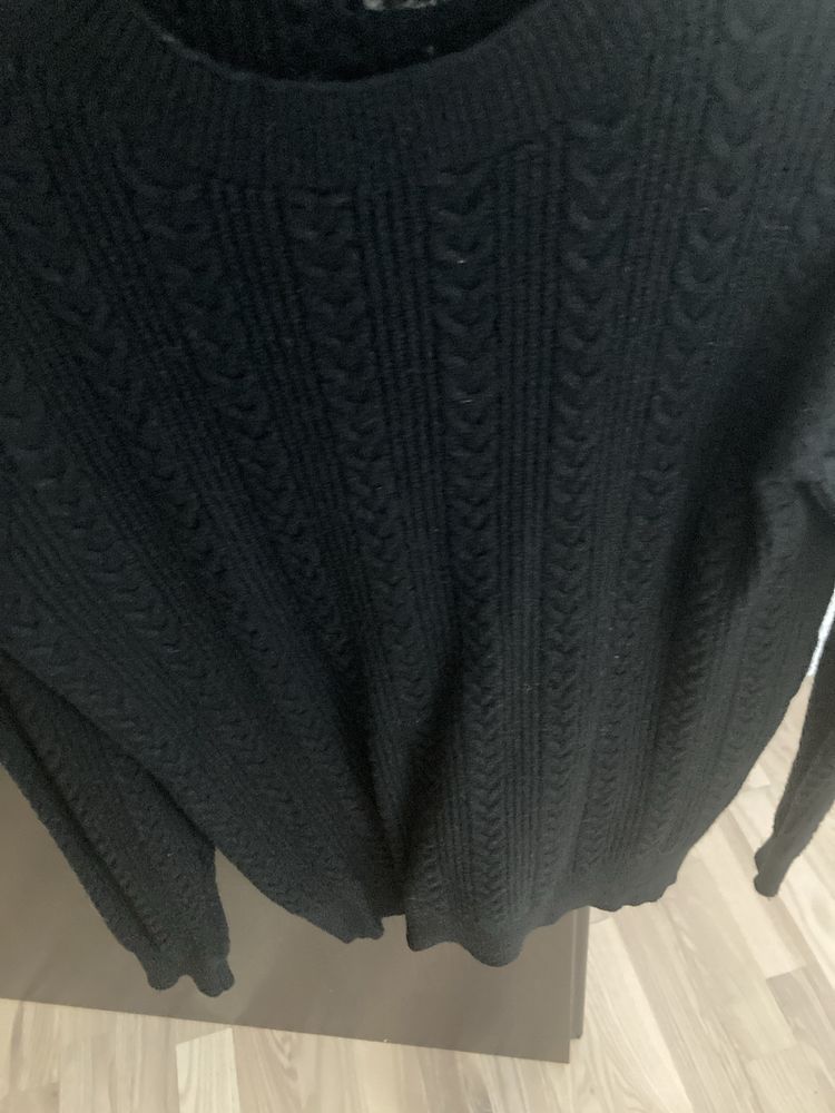 Sweter czarny r M/L