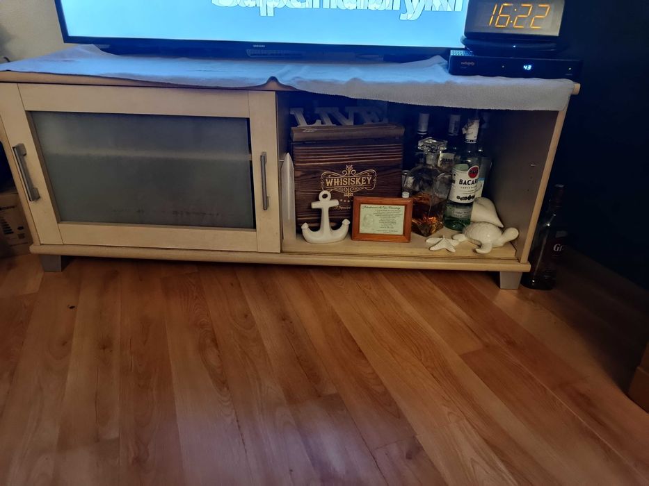 Szafka pod telewizor