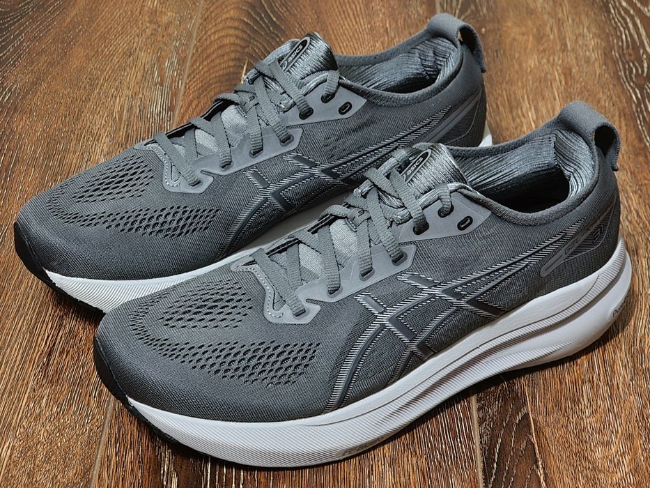 Оригінал 100% чоловічі кросівки asics kayano 31   eur 45