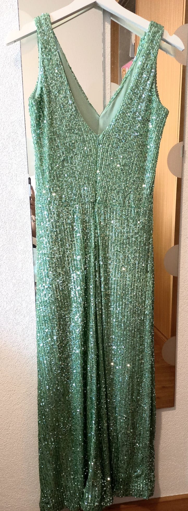 Vestido de festa com lantejoulas