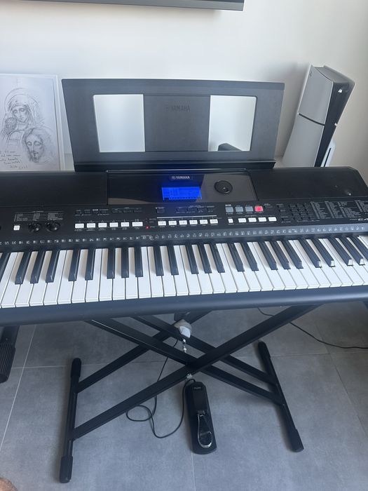 Синтезатор Yamaha PSR-E433 + педаль + стійка