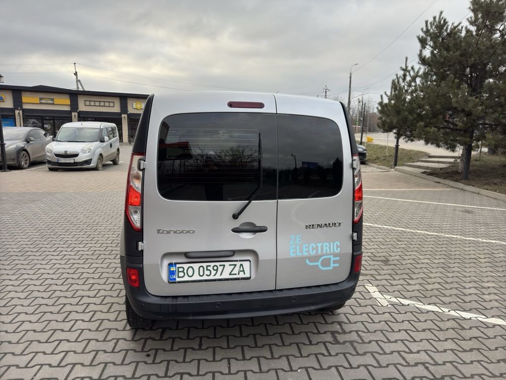Продам RENAULT KANGOO  Z.E. 22 (60к.с.) Maxi