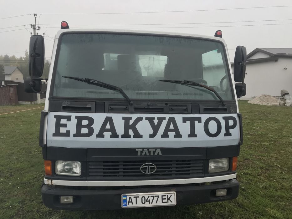 Продам екакуатор TATA