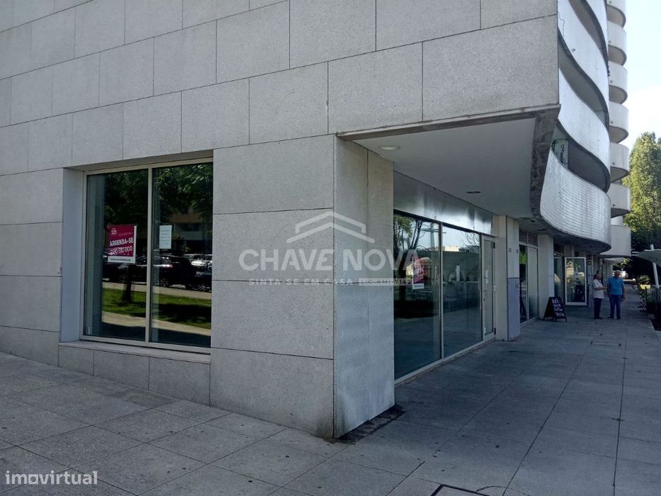 Loja à avenida da Boavista