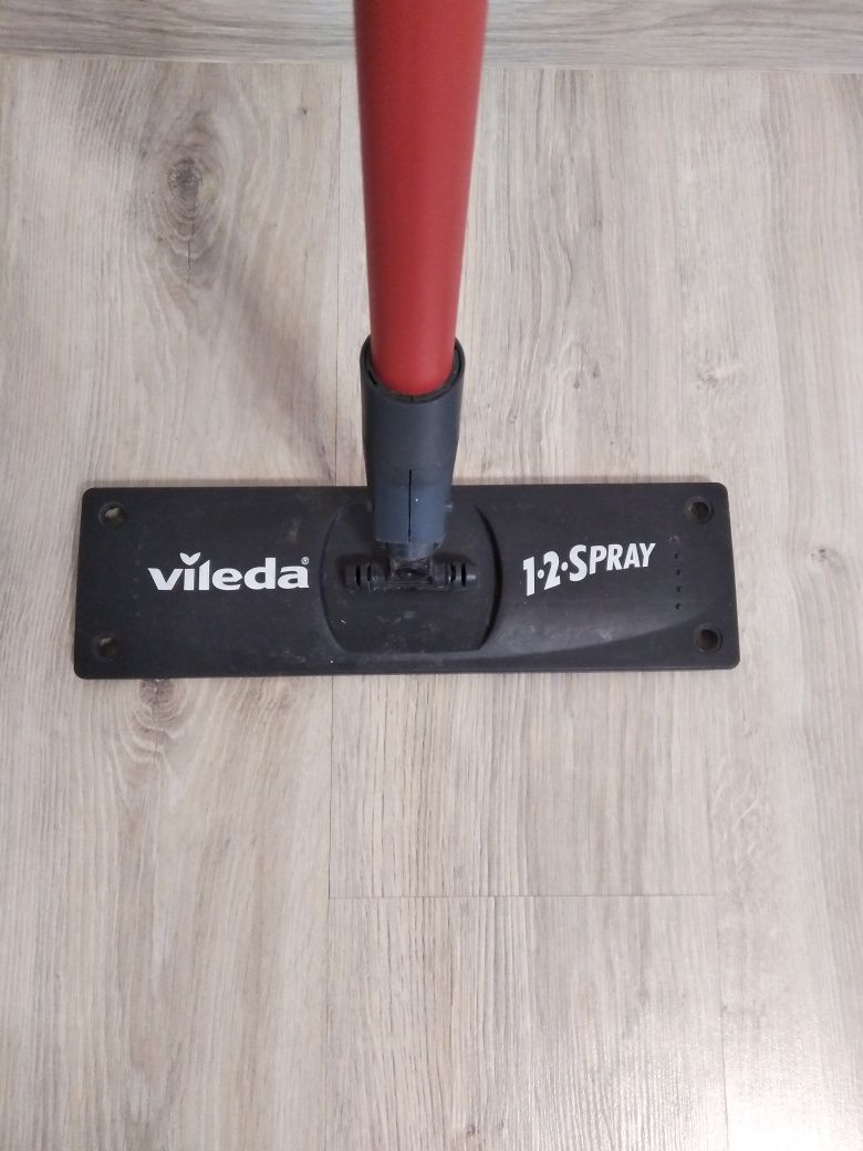 Швабра з розпилювачем Vileda