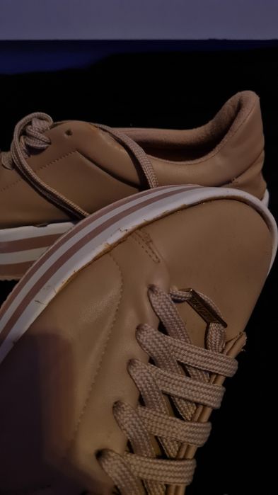 Sapatos Bege Platform- Marca Vizzano, 41