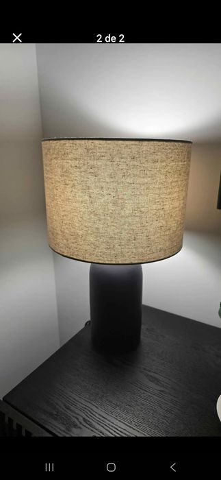 Candeeiro de mesa com abajur em linho