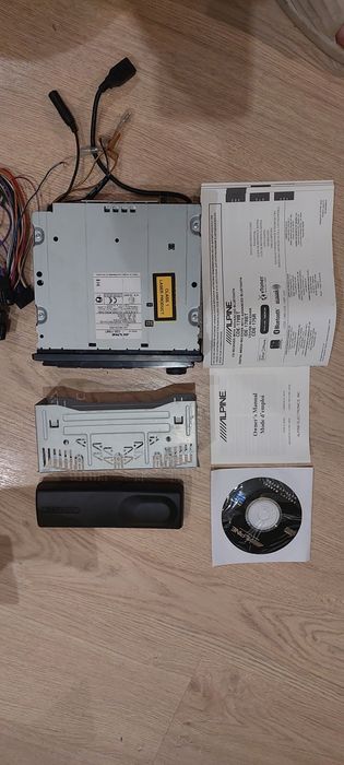 Автомагнітола Alpine CDE - 178BT