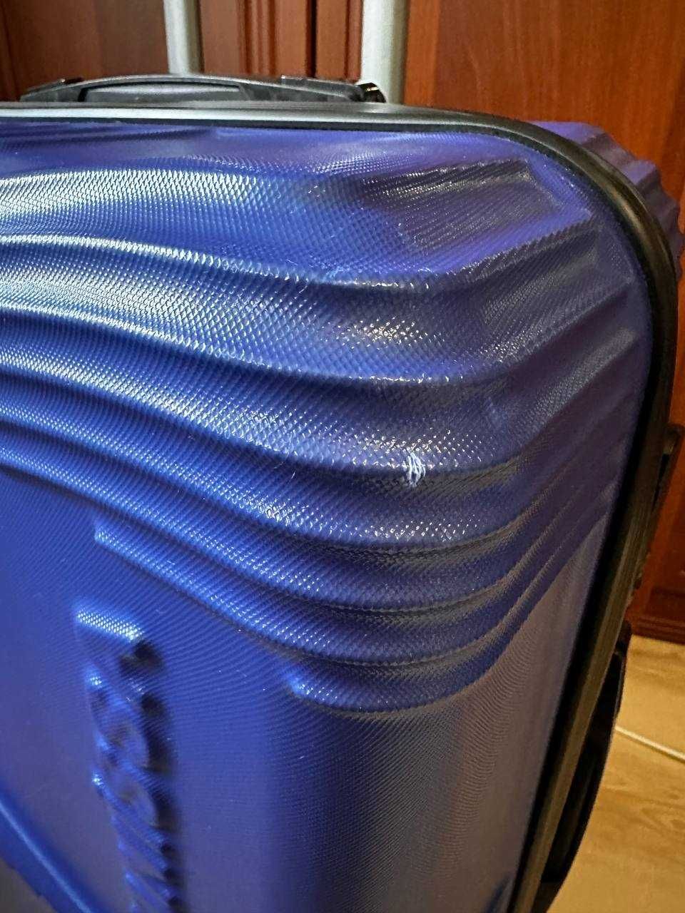 валіза синя 62х42см, чемодан поликарбон для подорожей середній
