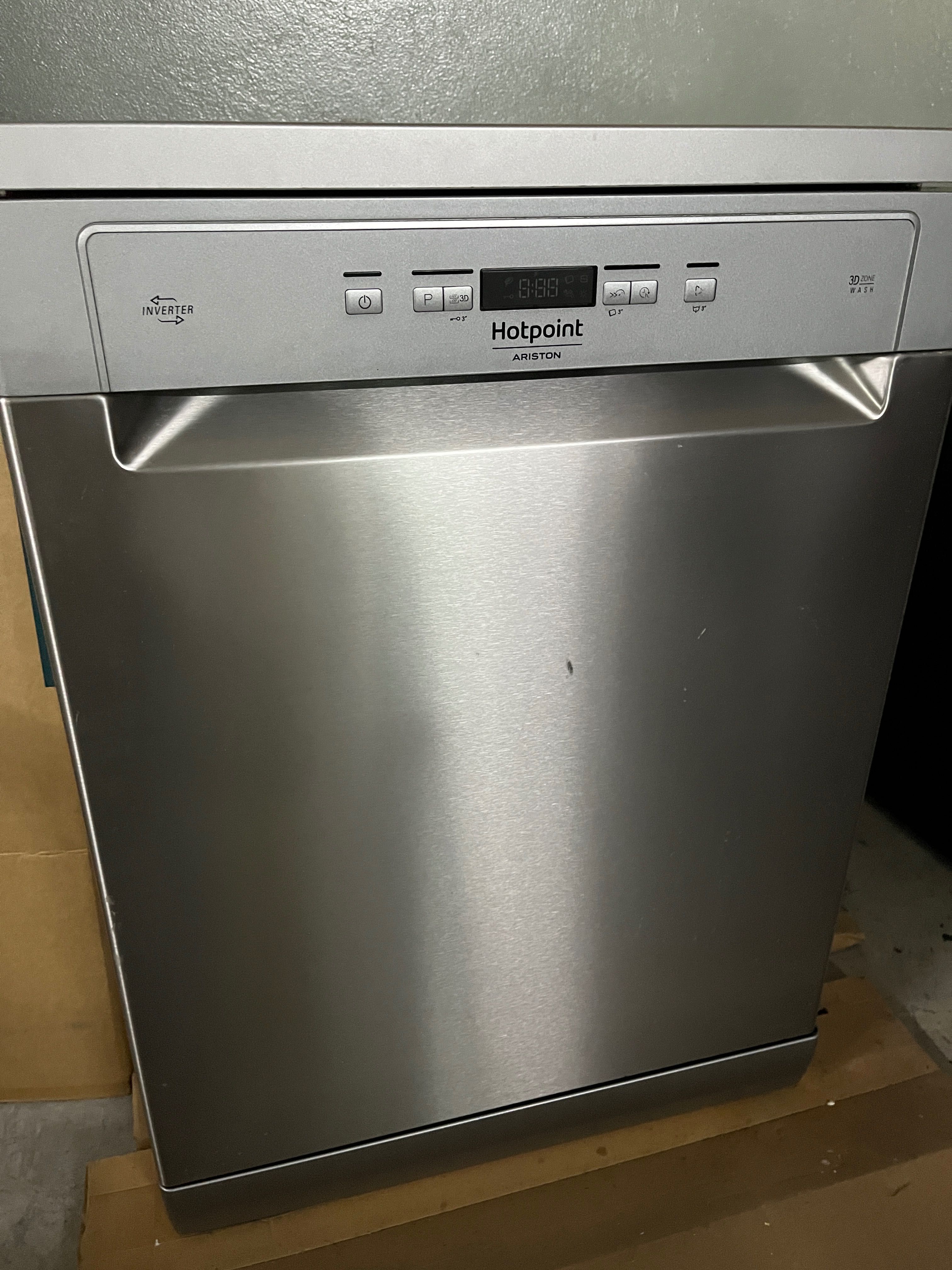 Máquina de Lavar Loiça Hotpoint HFC 3C32 WX