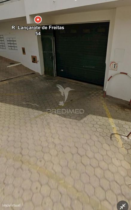 Garagem com capacidade para 55 viaturas, para venda em Lagos