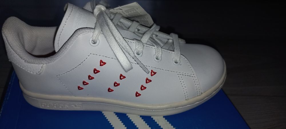 Buty dla dziewczynki firmy Adidas roz 32