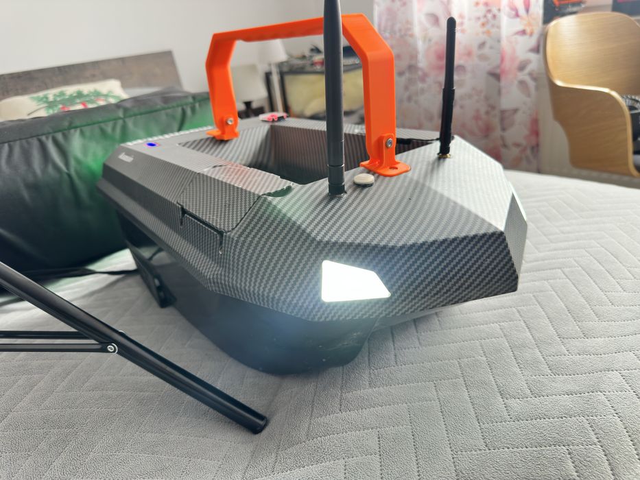 Łódka Manouweel Assassin GPS + Echosonda Lucky FF918C