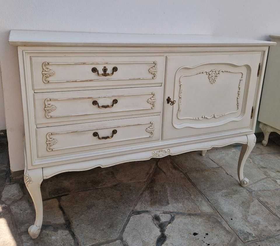 Bardzo ładna komoda stylowa chippendale z Niemiec kolor biały