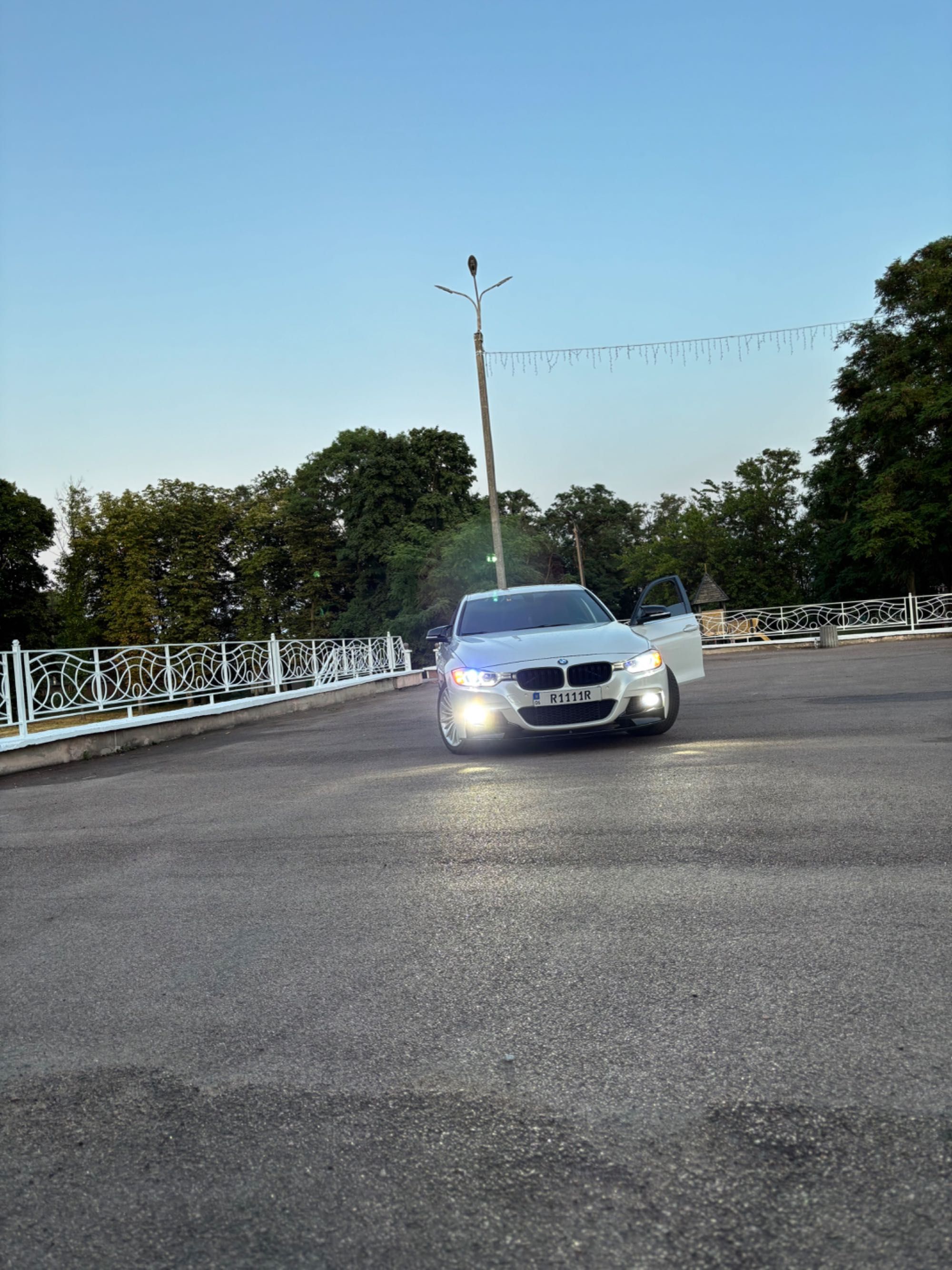 Автомобіль BMW 328i