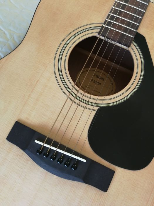 Guitarra acústica Yamaha