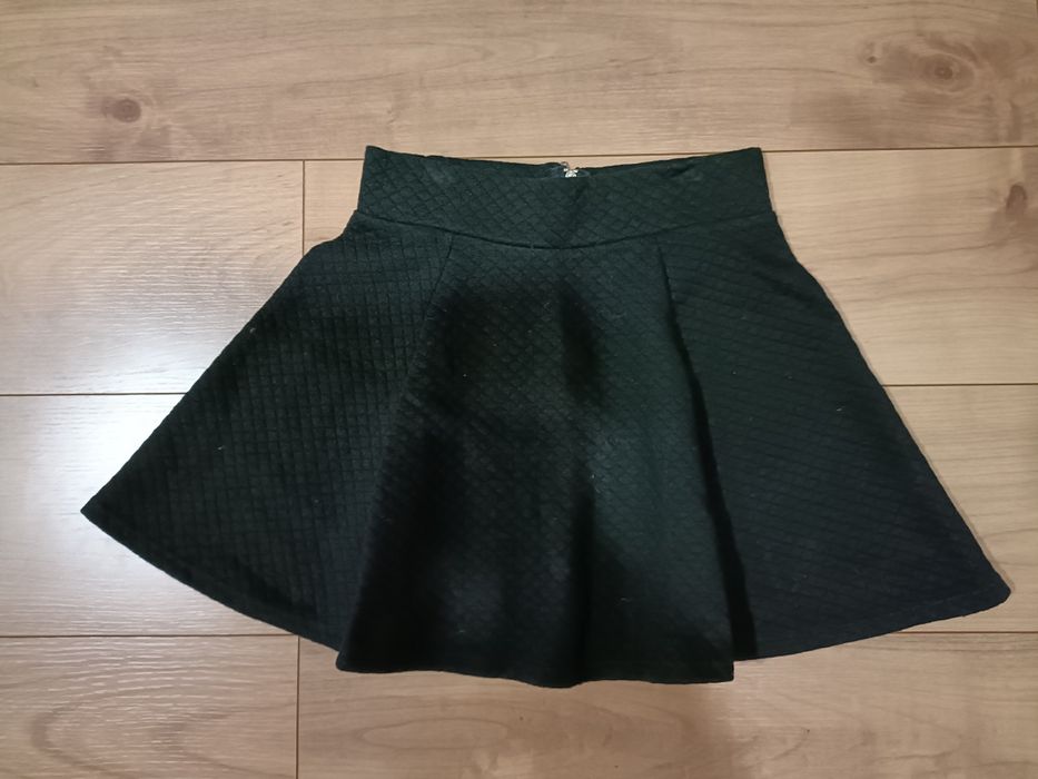 Saia curta de cintura alta H&M - tamanho XS
