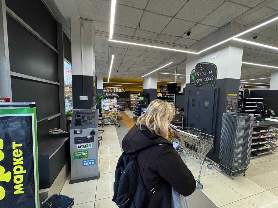 Оренда 230,3 м2 / 1-й поверх / вул. Нескорених 14/ ТЦ Джокер