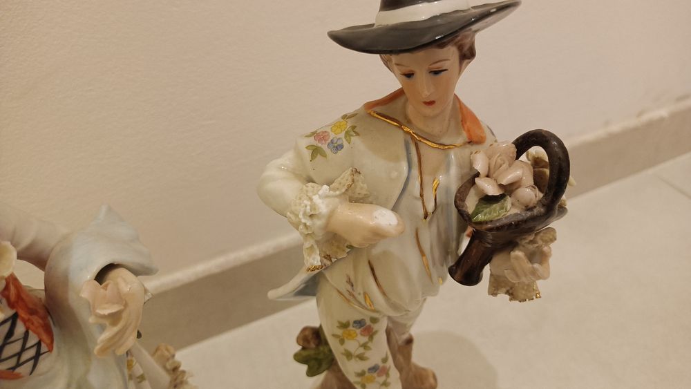 Stare Porcelanowe Figurki Drezno Porcelana Para Kobieta z konewką