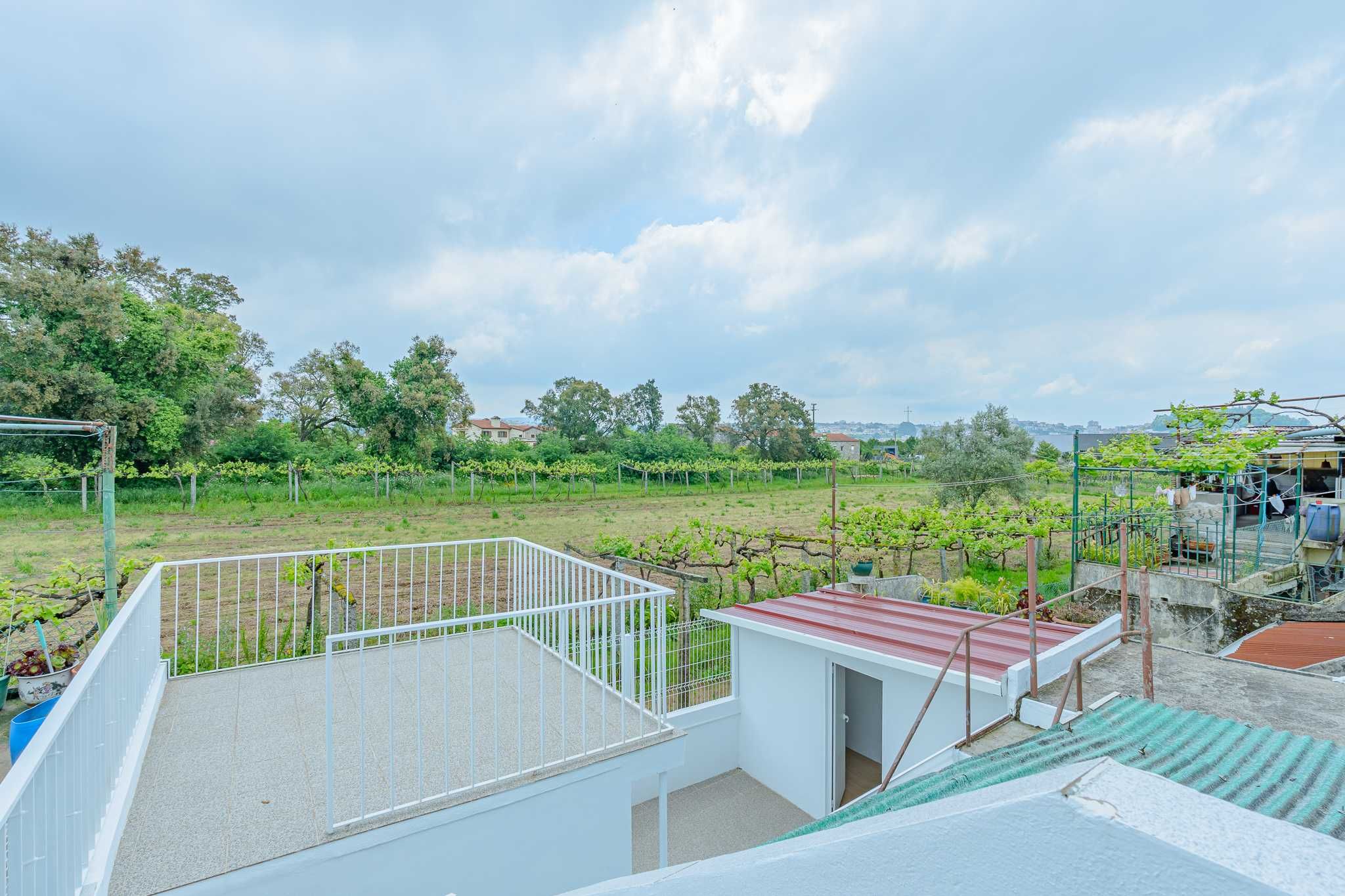 Andar Moradia T2+1 com aproveitamento de Sótão, remodelado e renovado