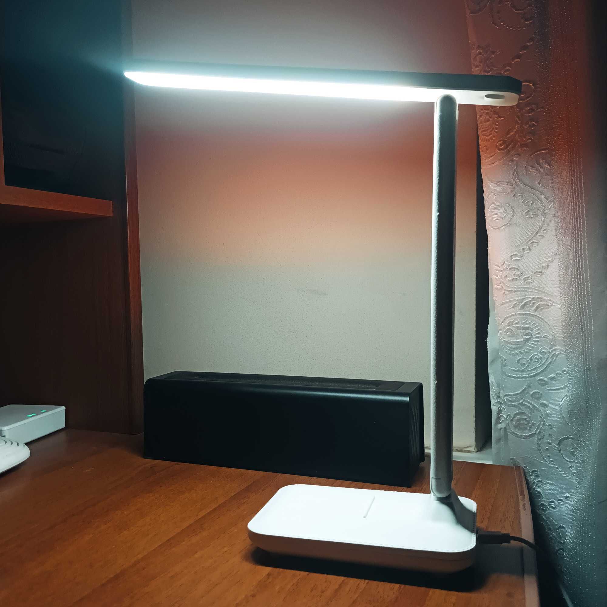Настільна лампа LED світлодіодні акумуляторні світильники для кімнати