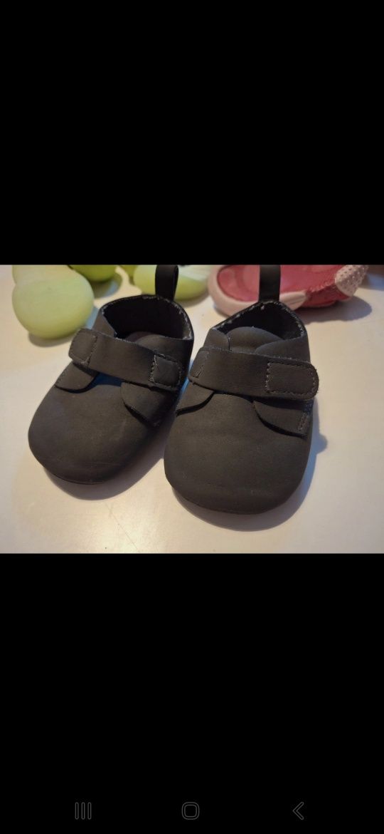 Szare buty dla dziewczynki r. 19