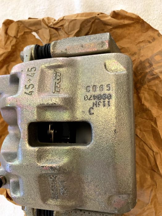 Discovery 2 98-04 Pinça de travão dianteira SEG000060 L/R Genuíno Novo