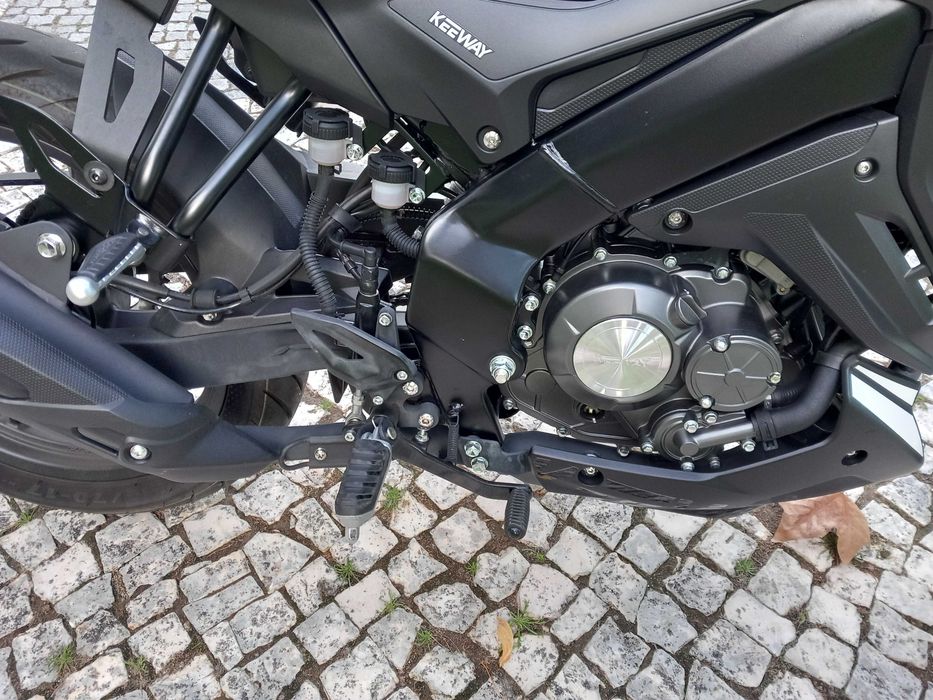 Keeway RKF 125 com Top Case Ano 2023
