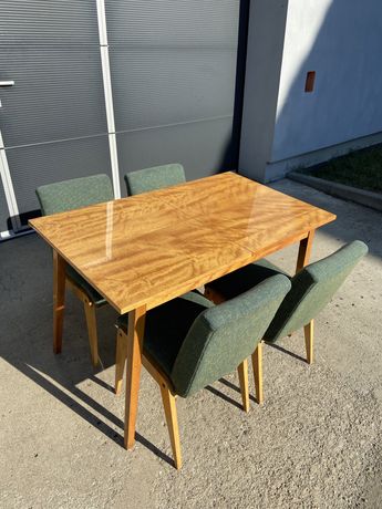 Rozkładany stół jadalniany z drewna wysoki połysk PRL + 4 krzesła