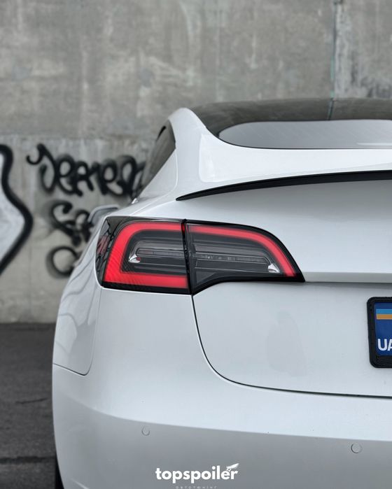 Спойлер накладка лип сабля Tesla Model 3 2017-2022 ABS пластик чорний