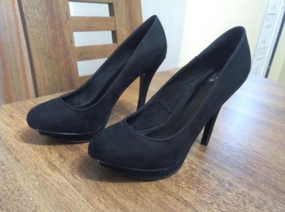 Sapatos Stradivarius