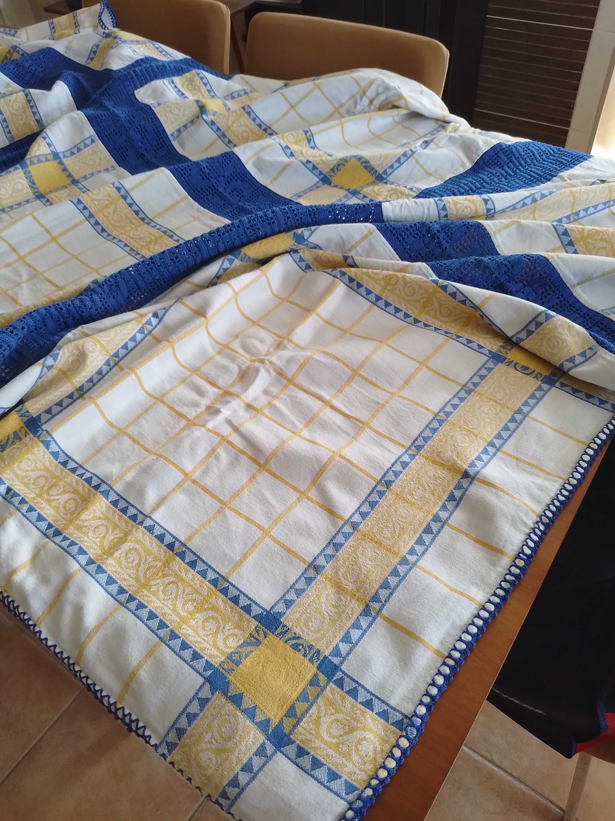 Venda toalhas de crochet e tecido