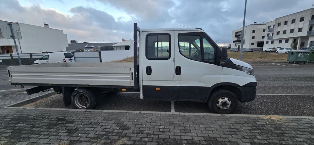 Iveco Daily 35 11 Cabine dupla e cx aberta