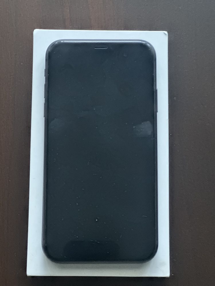 IPhone 11 (64 GB)