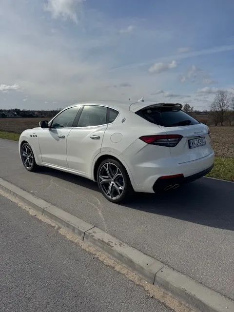 Maserati Levante Masarati Levante GT, 330 KM Hybryda edycja limitowana 1/200